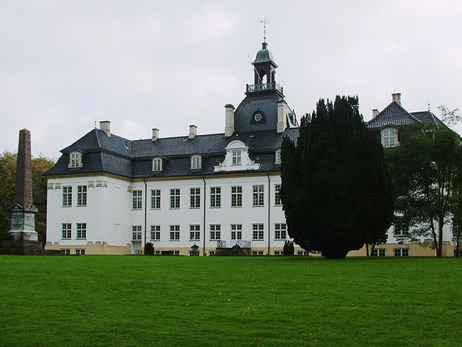 image/charlottenlund_slot-13.jpg