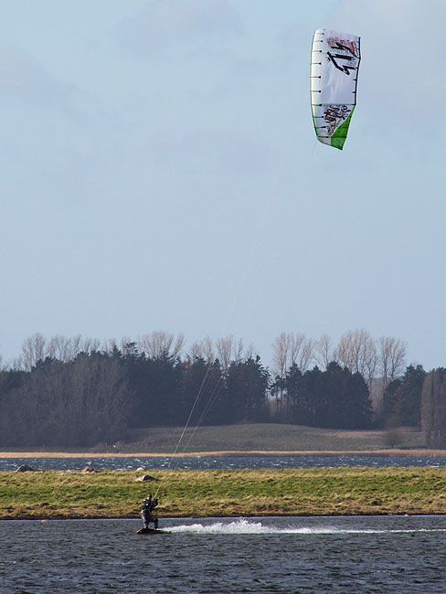 image/kitesurfer-839.jpg